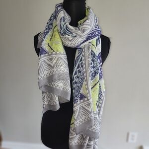 Stella and dot Gray and Blue Patterned Scarf